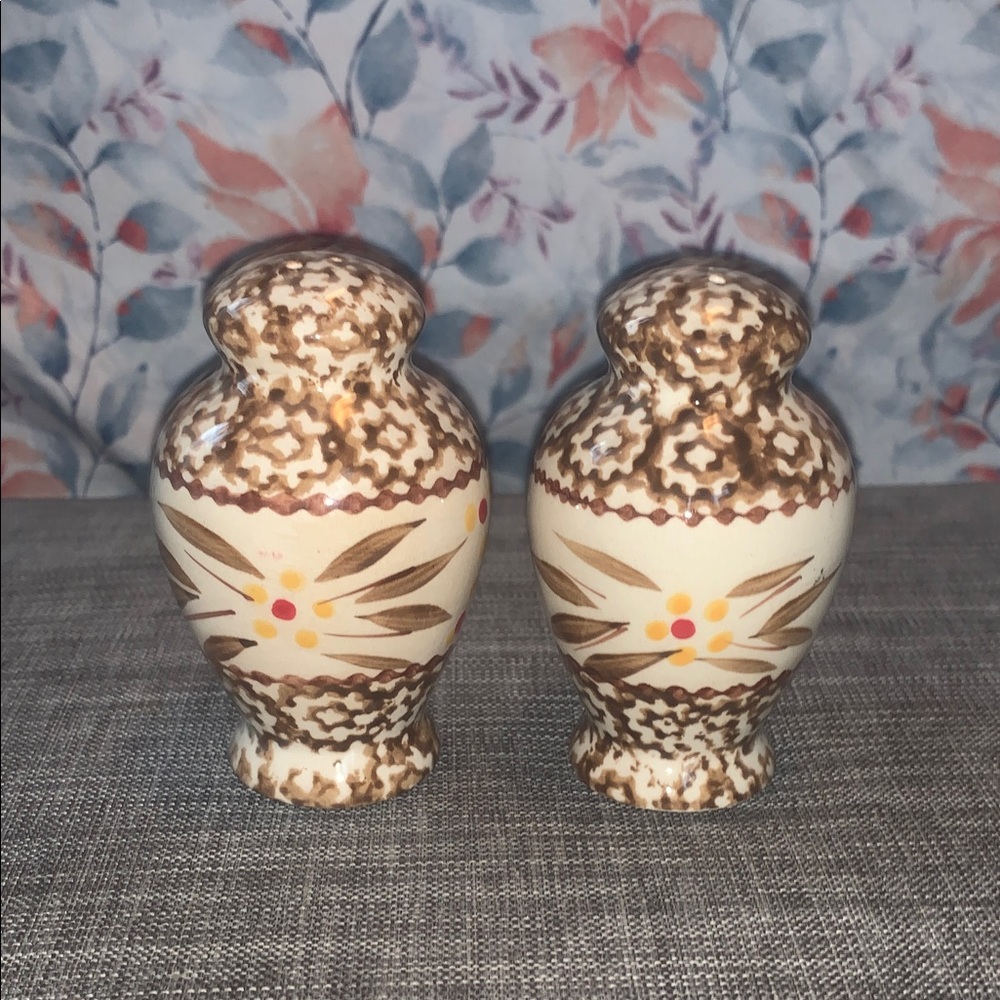 TEMP-Tation Decorative Brown and Cream Ceramic salt and pepper shakers